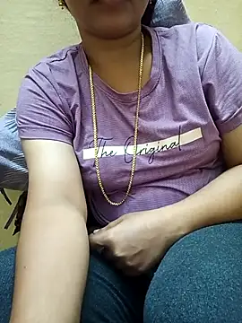 Snapshot of yourtamilcouple chatting on September 2025 12:32:02 PM yourtamilcouple online show from September 2025 12:32:02 PM