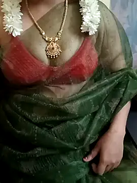 Snapshot of yourtamilcouple chatting on February 2025 05:52:01 PM yourtamilcouple online show from February 2025 05:52:01 PM