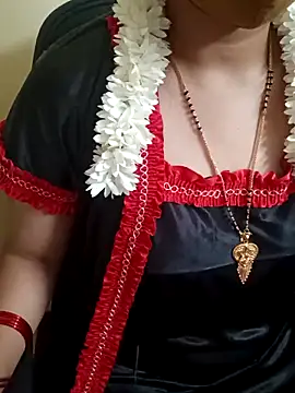 Snapshot of yourtamilcouple chatting on February 2025 05:35:01 PM yourtamilcouple online show from February 2025 05:35:01 PM