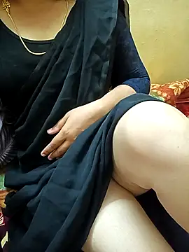 Snapshot of yourtamilcouple chatting on September 2025 02:28:02 PM yourtamilcouple online show from September 2025 02:28:02 PM