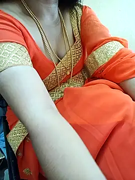 Snapshot of yourtamilcouple chatting on November 2025 04:05:01 AM yourtamilcouple online show from November 2025 04:05:01 AM