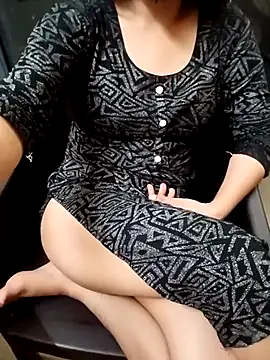 yourtamilcouple online show from April 2026 01:18:02 PM