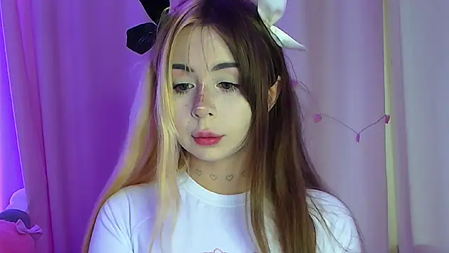 Snapshot of suemeow chatting on December 2024 10:17:02 AM suemeow online show from December 2024 10:17:02 AM