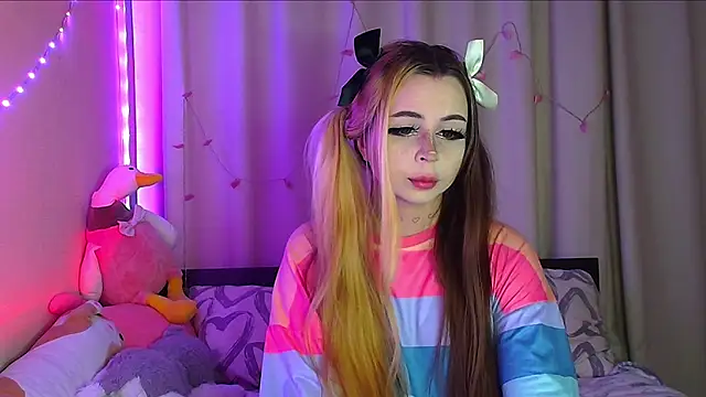 Snapshot of suemeow chatting on February 2025 01:24:01 AM suemeow online show from February 2025 01:24:01 AM
