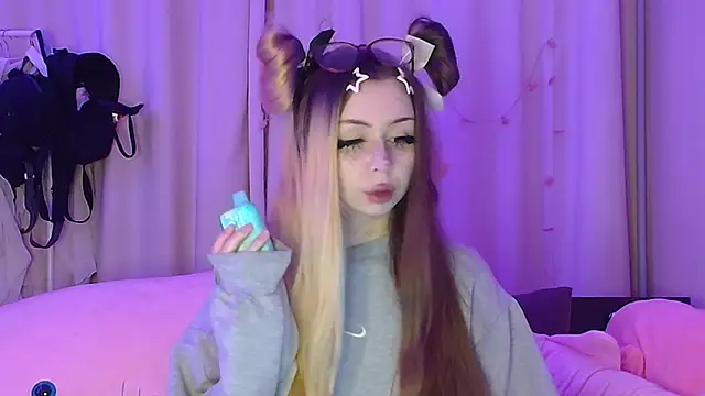 suemeow online show from February 2026 08:20:02 PM