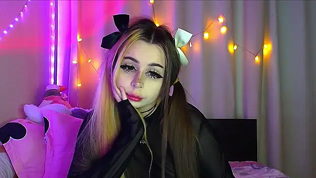 Snapshot of suemeow chatting on February 2025 05:37:02 AM suemeow online show from February 2025 05:37:02 AM