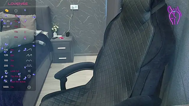 Alice Weiss online show from February 2026 01:02:01 PM