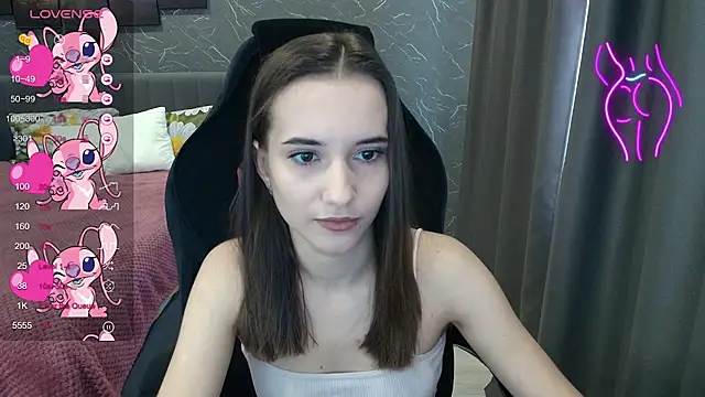 Alice Weiss online show from October 2025 10:26:02 AM