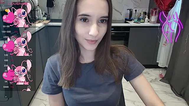 Alice Weiss online show from November 2025 11:43:01 AM