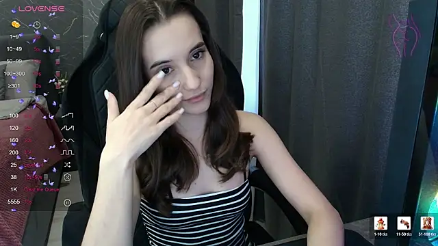 Alice Weiss online show from March 2026 01:11:02 PM