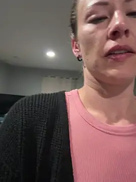 Naughty pussy2cum online show from March 2025 08:40:01 AM