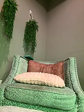 Naughty pussy2cum online show from October 2025 03:51:02 AM