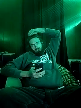 Snapshot of RobStrokes215 chatting on November 2025 05:28:01 AM RobStrokes215 online show from November 2025 05:28:01 AM