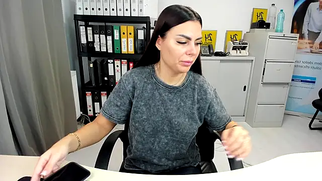 kilenyapatrice online show from November 2025 12:43:02 PM