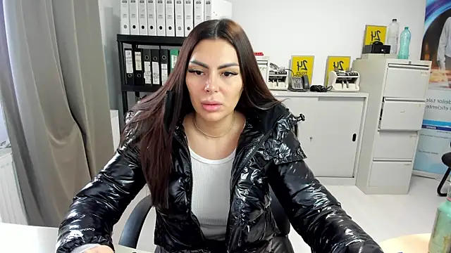 kilenyapatrice online show from November 2025 11:25:02 AM