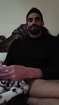 Snapshot of johngil0995 chatting on December 2025 07:13:02 AM johngil0995 online show from December 2025 07:13:02 AM