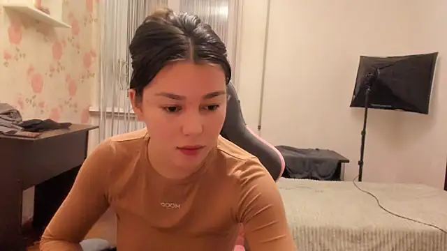 LunaXmii online show from December 2024 01:30:01 AM