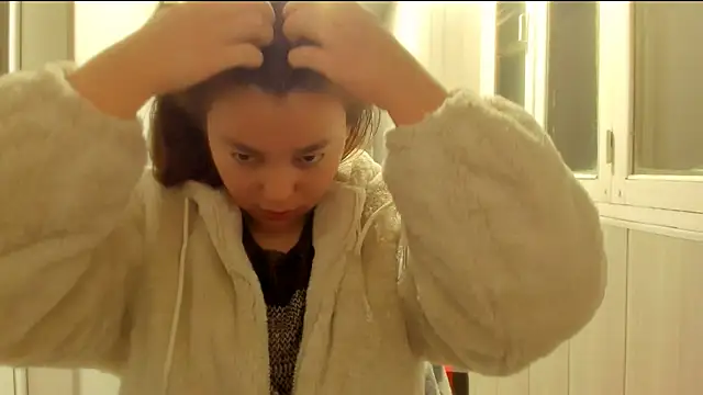 LunaXmii online show from December 2025 01:11:01 AM