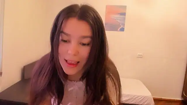 LunaXmii online show from March 2025 05:59:02 AM