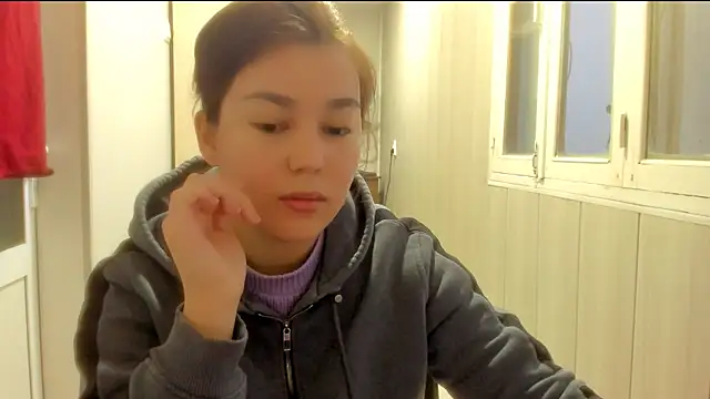 LunaXmii online show from December 2025 02:26:01 AM