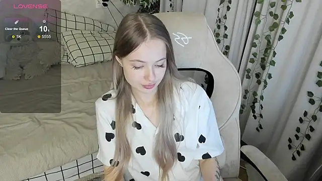 mell milles online show from September 2025 03:54:01 PM