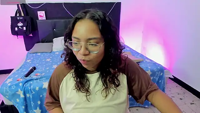 Snapshot of im_angels77 chatting on February 2025 04:18:02 AM im angels77 online show from February 2025 04:18:02 AM