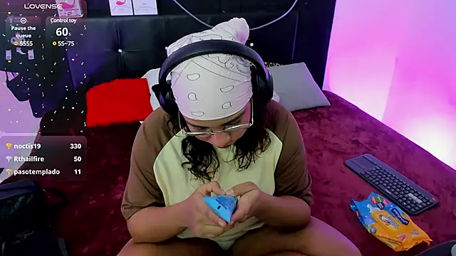 Snapshot of im_angels77 chatting on February 2025 04:51:02 AM im angels77 online show from February 2025 04:51:02 AM