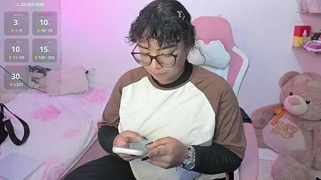 Snapshot of im_angels77 chatting on September 2025 04:16:01 AM im angels77 online show from September 2025 04:16:01 AM