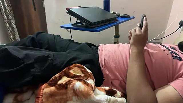 sexyboy09 online show from October 2025 05:20:02 PM