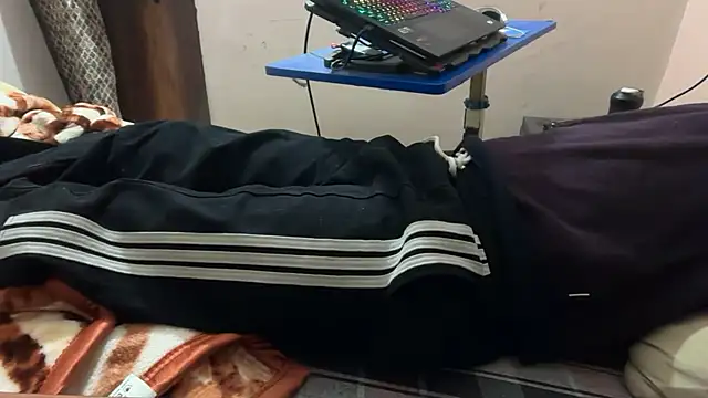 sexyboy09 online show from October 2025 06:34:01 AM