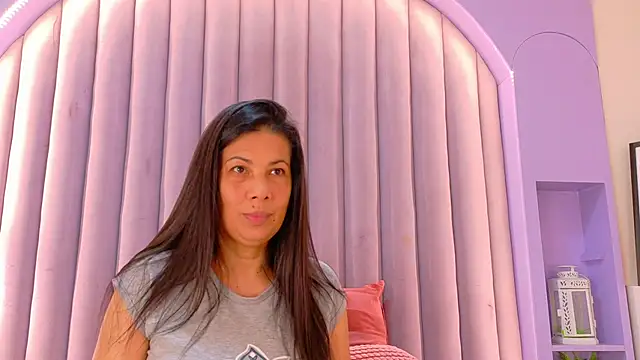 JaylaScott   online show from March 2026 07:37:01 PM