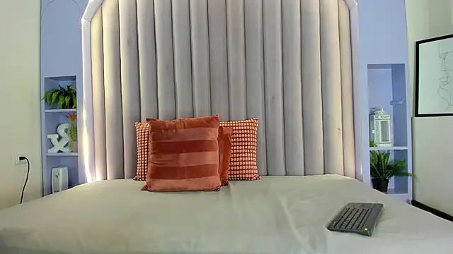 JaylaScott   online show from February 2026 11:51:02 AM