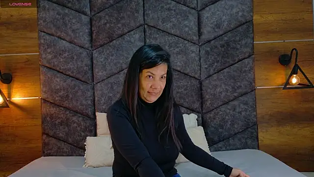 JaylaScott   online show from March 2026 11:43:01 AM