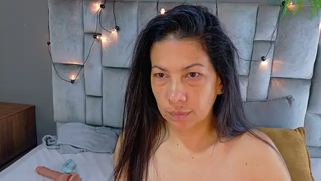 JaylaScott   online show from April 2026 11:39:01 AM