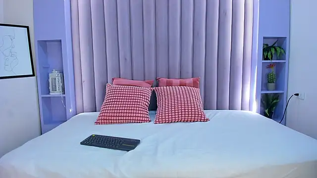 JaylaScott   online show from January 2026 11:49:02 AM