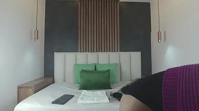 JaylaScott   online show from September 2025 11:49:02 AM