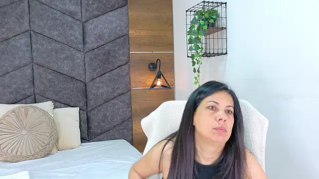 JaylaScott   online show from January 2026 11:46:01 AM