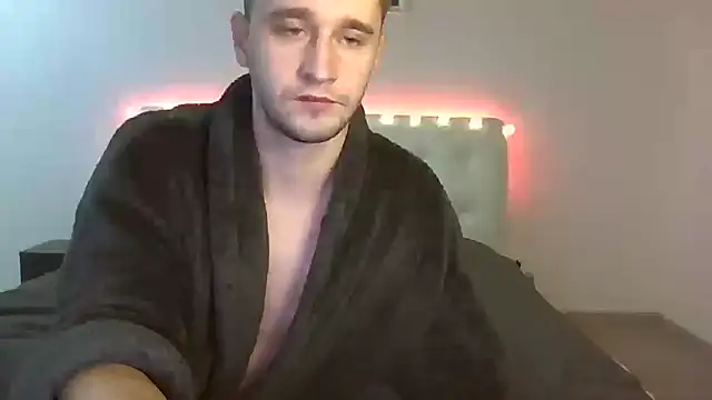 Snapshot of Frank07021 chatting on December 2024 10:37:01 PM Frank07021 online show from December 2024 10:37:01 PM