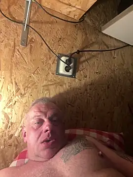 JakubW79 online show from March 2025 12:42:01 AM