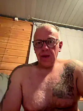 JakubW79 online show from October 2025 10:13:01 PM