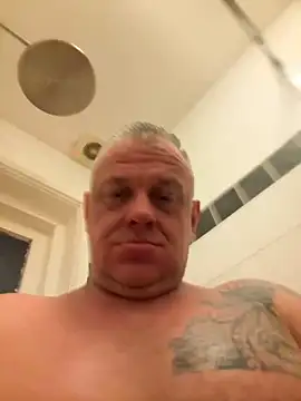 JakubW79 online show from December 2024 04:35:02 PM