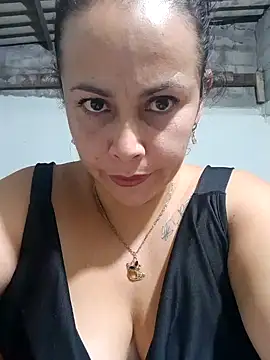 Snapshot of Roussexy_ chatting on December 2024 12:53:01 AM Roussexy online show from December 2024 12:53:01 AM