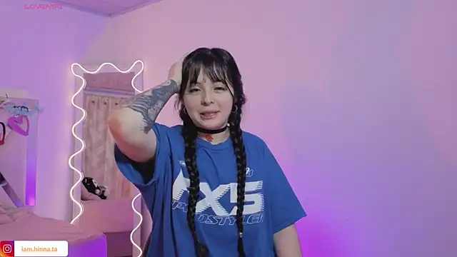 hina tay online show from November 2025 03:21:02 AM