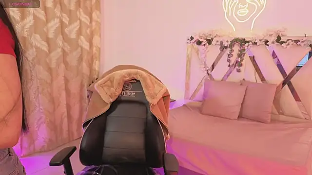 hina tay online show from February 2026 03:07:02 AM