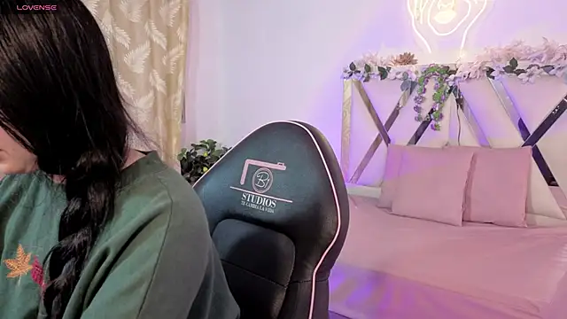 hina tay online show from March 2026 03:24:01 AM