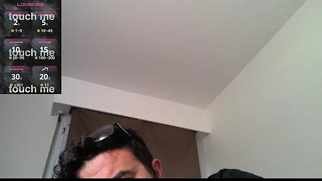 Snapshot of CaroAndMarc chatting on October 2025 02:27:02 PM CaroAndMarc online show from October 2025 02:27:02 PM