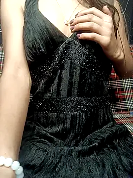 poojaji690 online show from February 2026 06:01:02 AM