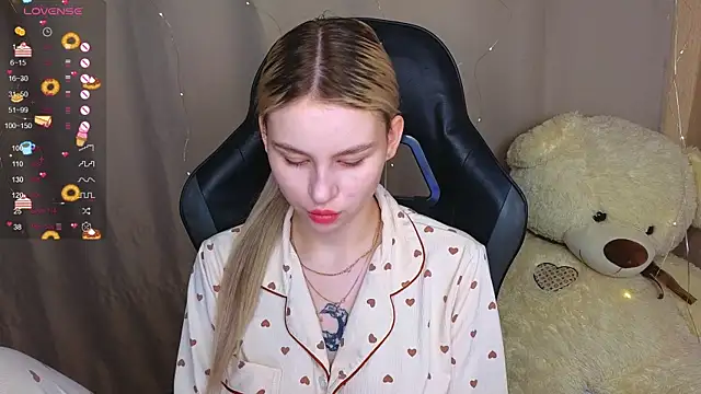 Snapshot of doll_barbieee chatting on September 2025 04:26:01 AM doll barbieee online show from September 2025 04:26:01 AM