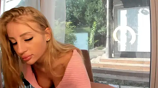 Snapshot of Mia__Milan chatting on October 2025 08:14:02 AM Mia Milan online show from October 2025 08:14:02 AM