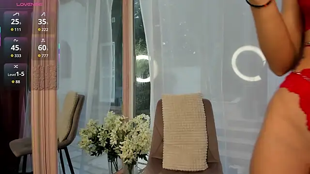 Mia  Milan online show from November 2025 08:06:02 AM